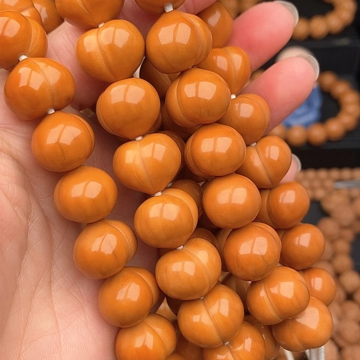 手串文玩核桃泛油