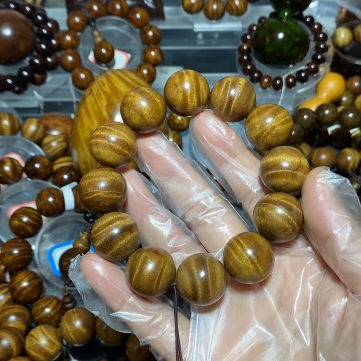 金丝楠檀**馬木雕工艺品