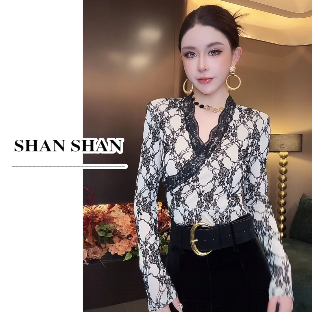 SS姗姗 秋季新款V领蕾丝植绒浮雕印花长袖T恤上衣女 50970237-445