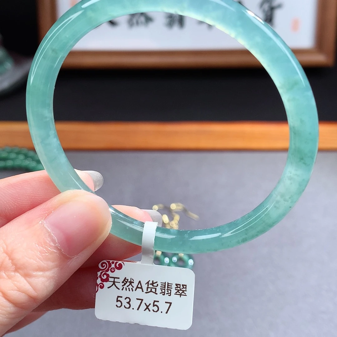 翡翠手镯（圆镯）未镶嵌