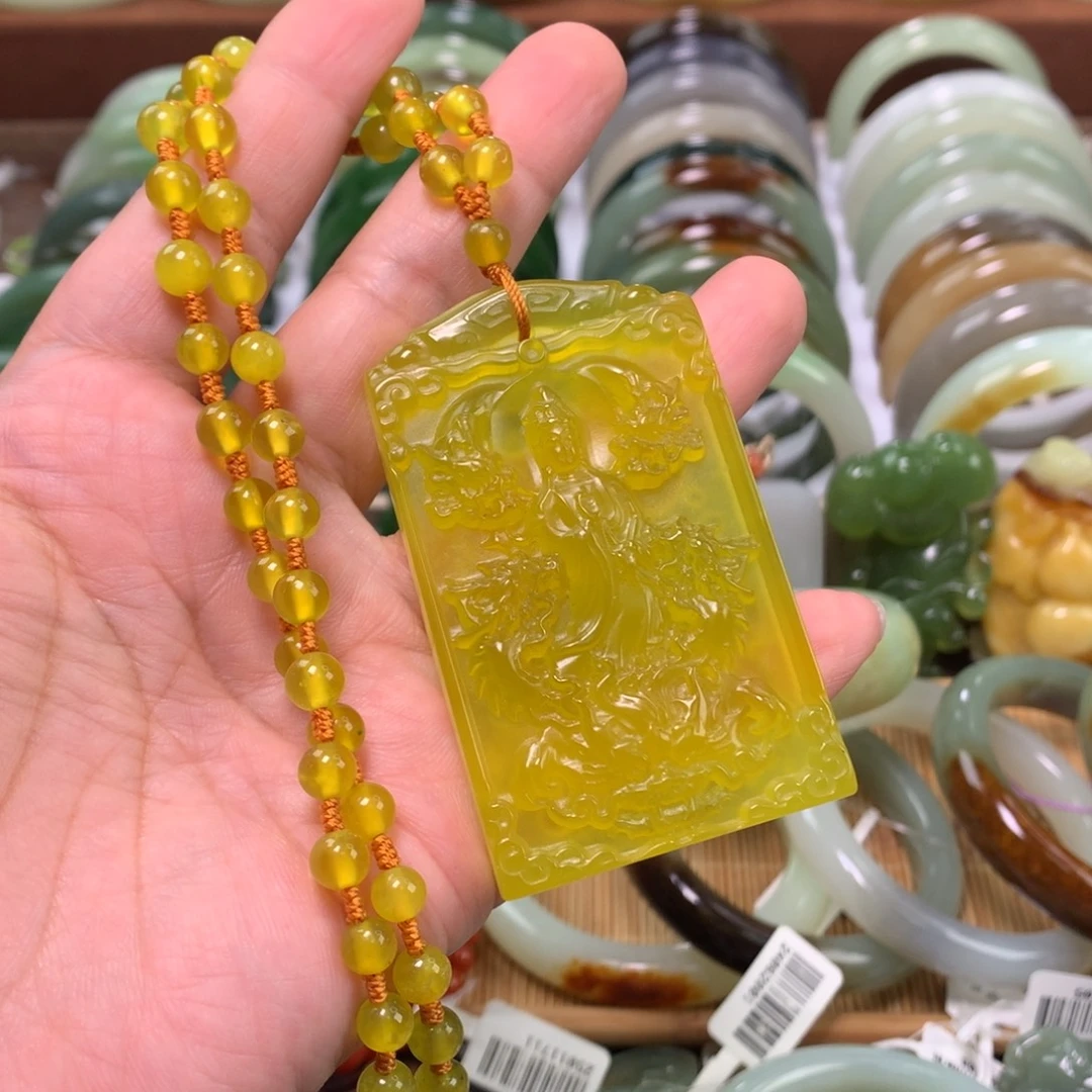 岫玉未镶嵌颈饰吊坠