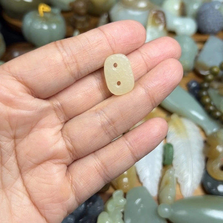 颈饰未镶嵌和田玉大*