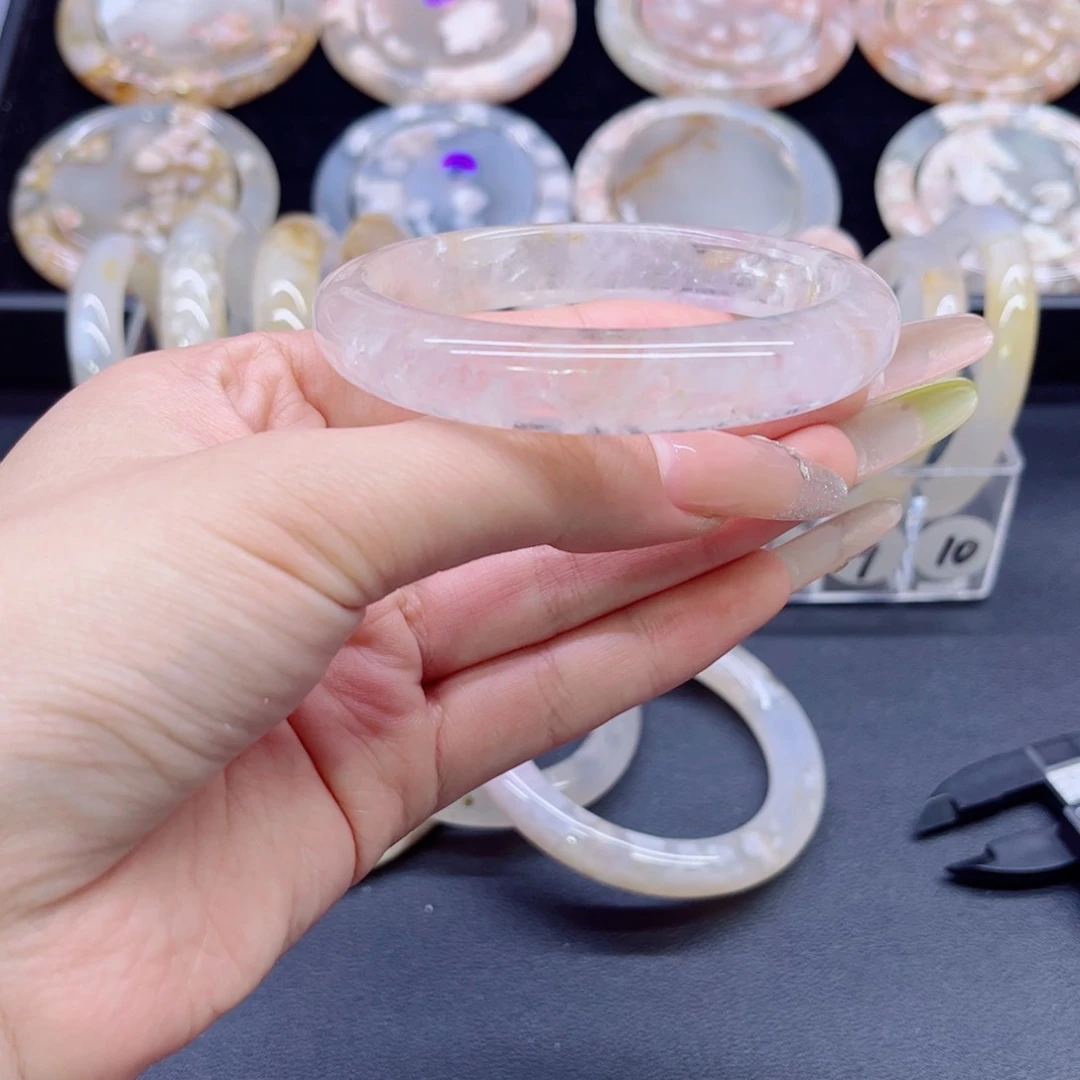 玛瑙/玉髓手镯未镶嵌60