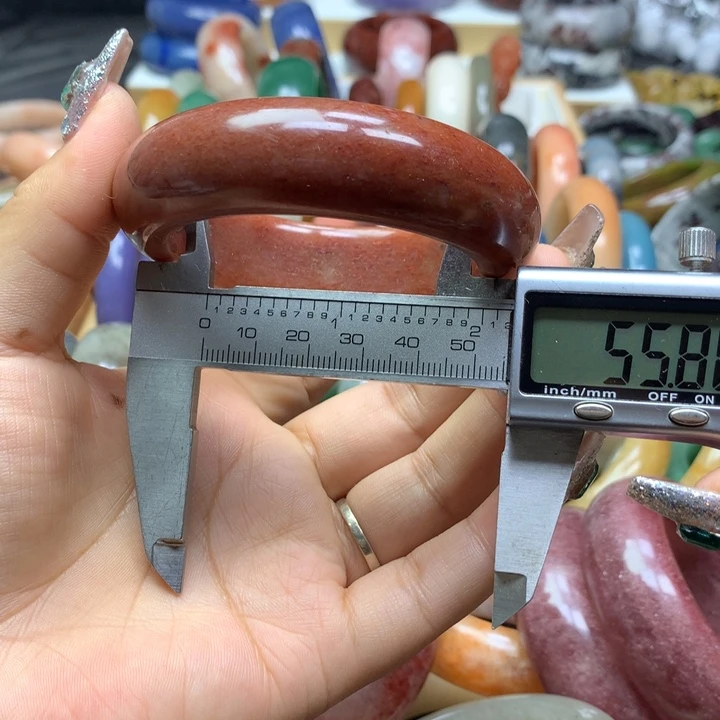 未镶嵌手镯石英质玉