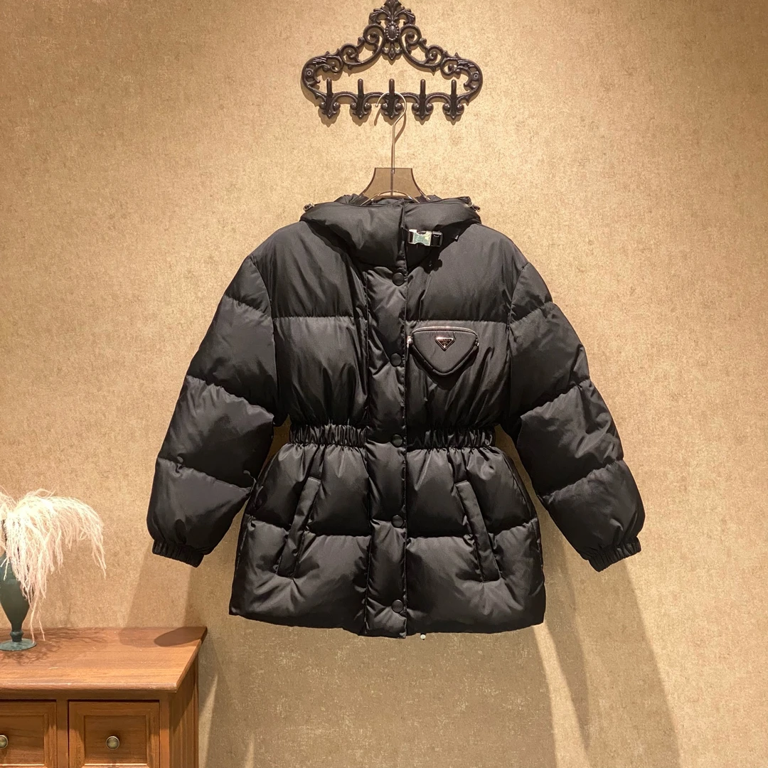 未使用 Prada/普拉达 爆款蚂蚁腰羽绒服/40码 大码/全新带吊39045