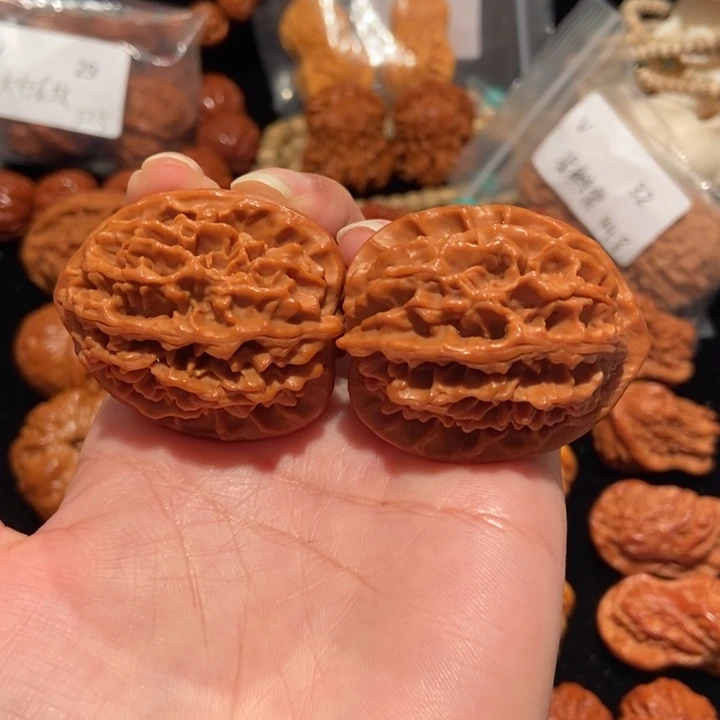 文玩核桃把件39泰山石48克