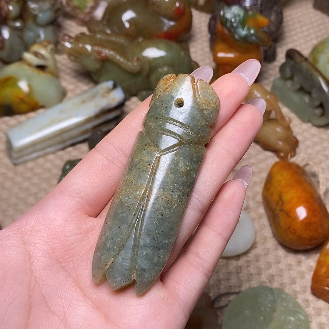 未镶嵌蛇纹石玉颈饰