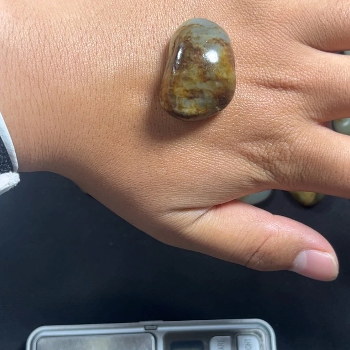 和田玉未镶嵌珠宝奇石