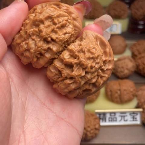 文玩核桃吊坠座山雕