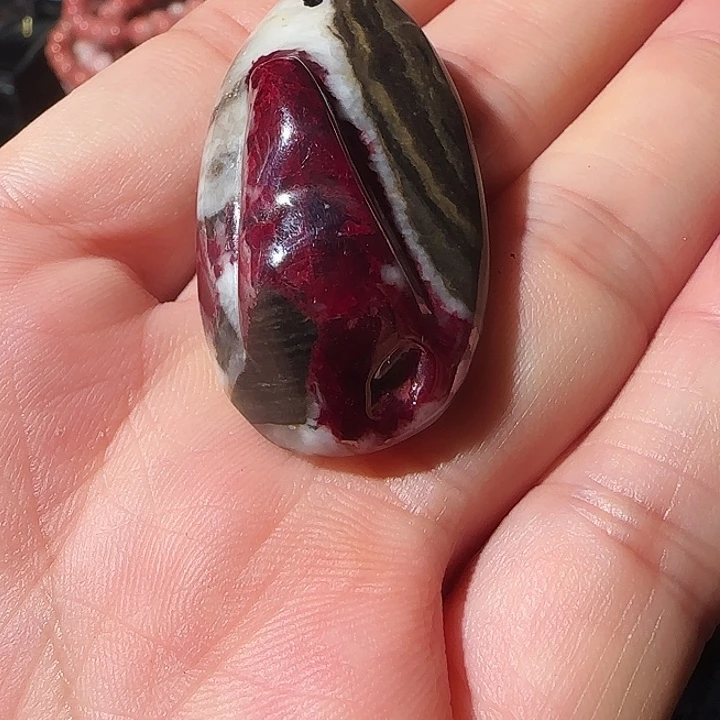 天然辰砂贵州万山天然大晶体朱砂吊坠