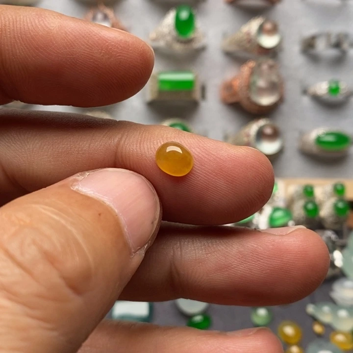 翡翠裸石冰底黄翡戒面7*5.7*2.7