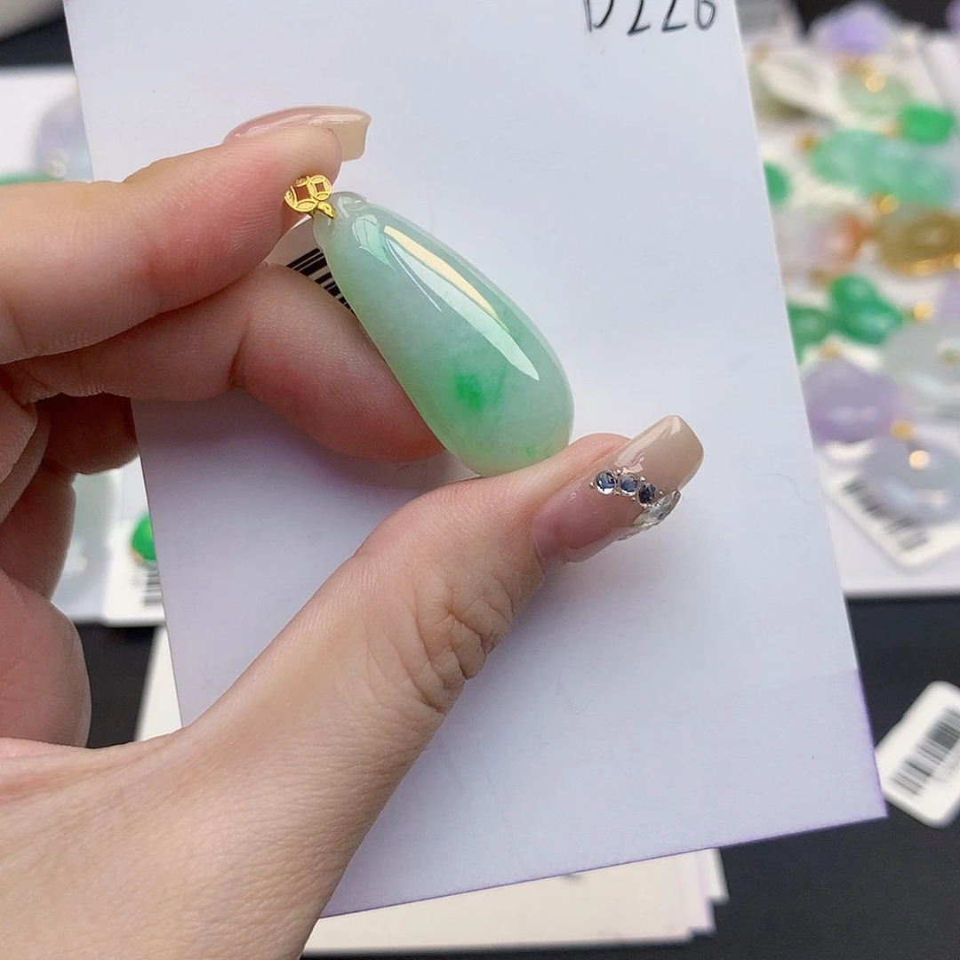 颈饰18K金镶嵌翡翠翡翠