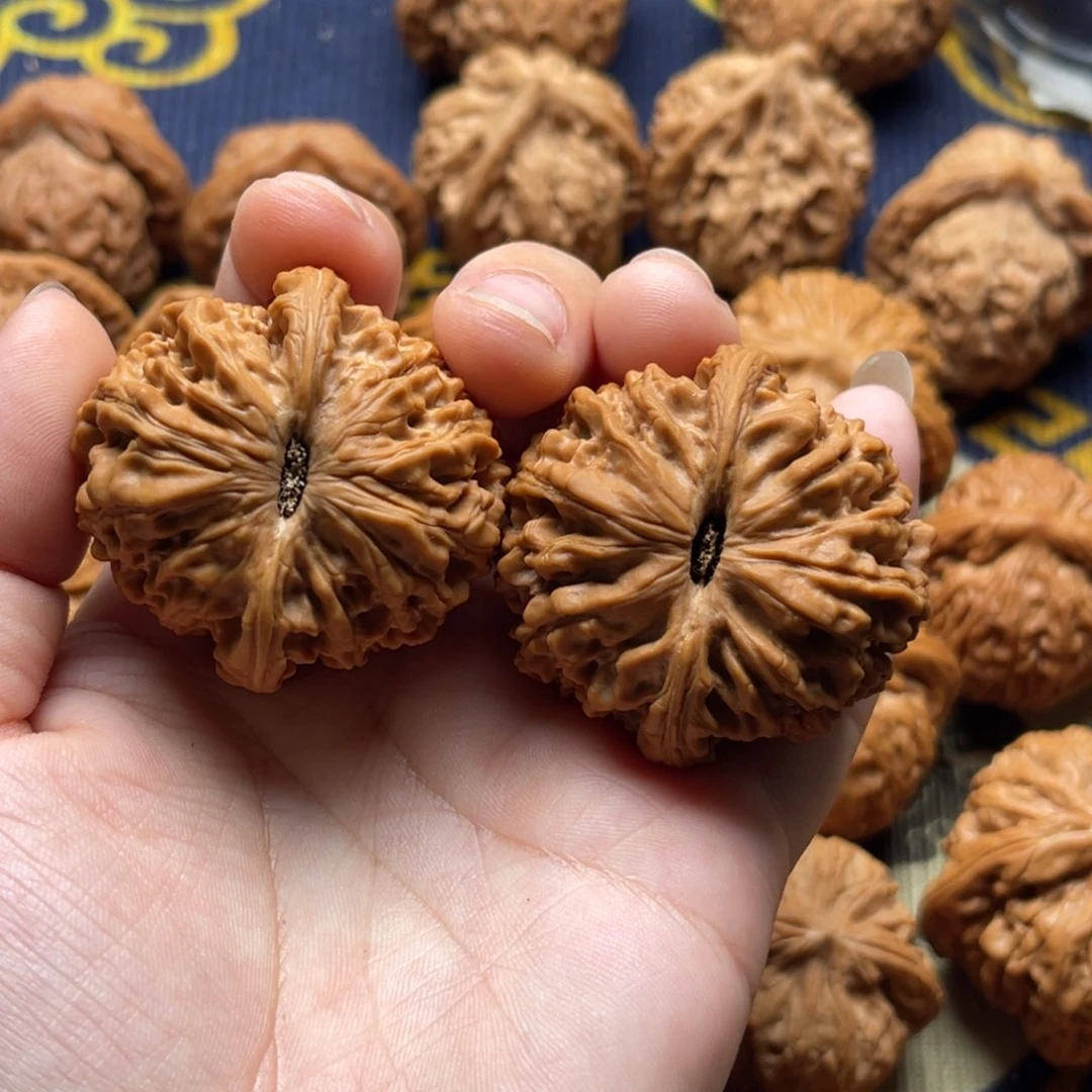 文玩核桃吊坠女娲石40