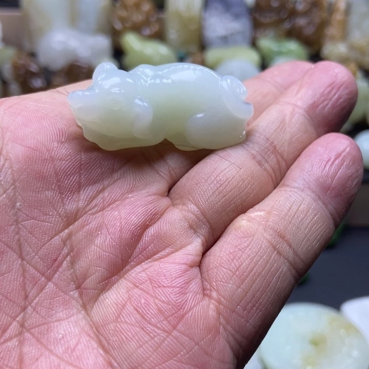 和田玉未镶嵌颈饰