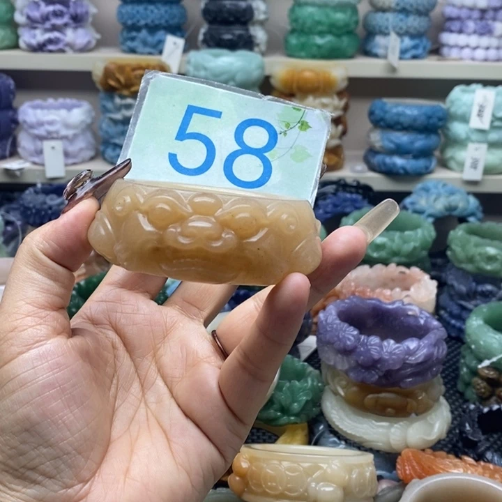 未镶嵌手镯石英岩玉