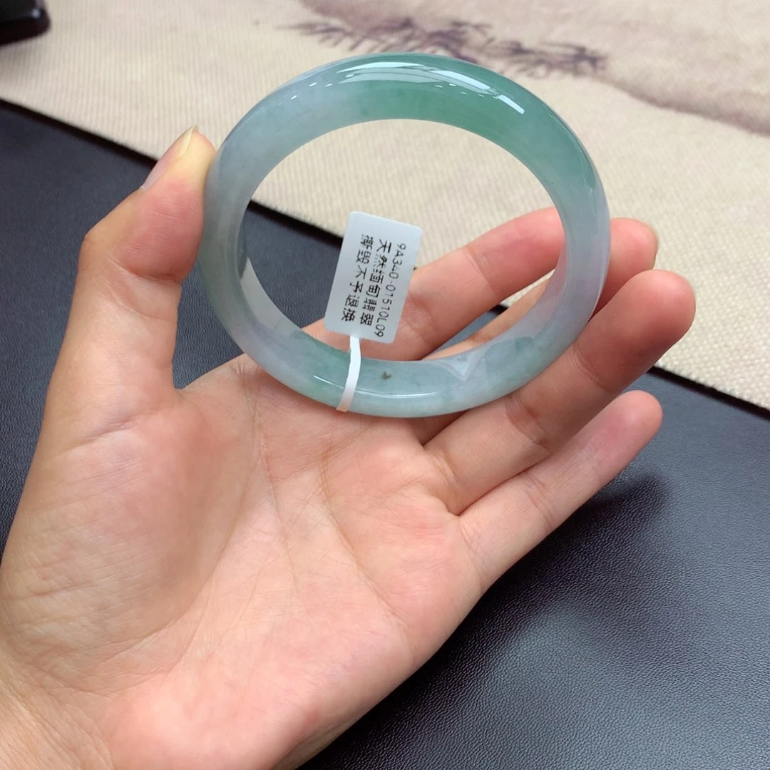翡翠手镯未镶嵌缅甸翡翠手镯