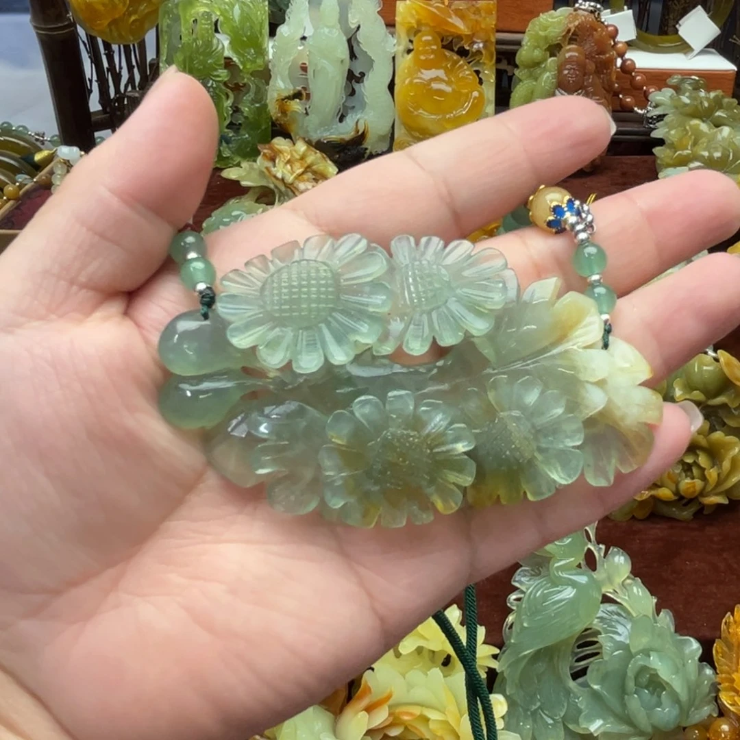 蛇纹石玉未镶嵌颈饰