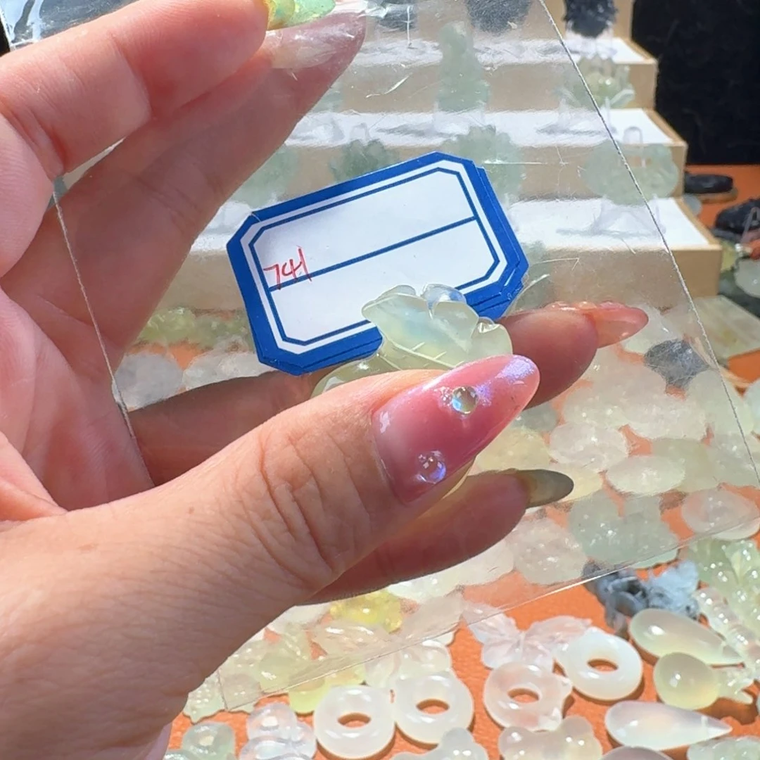 岫玉合金颈饰精美礼品
