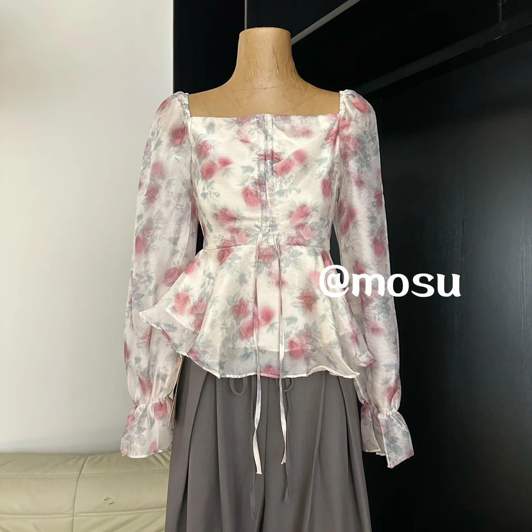 99305（mosu.新款）韩版设计感不规则方领印花上衣