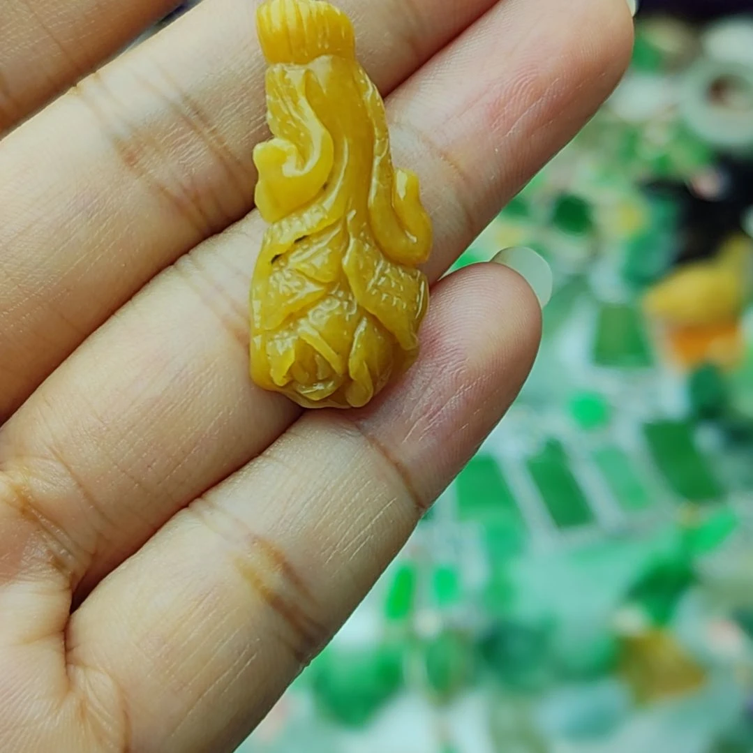 翡翠未镶嵌颈饰52