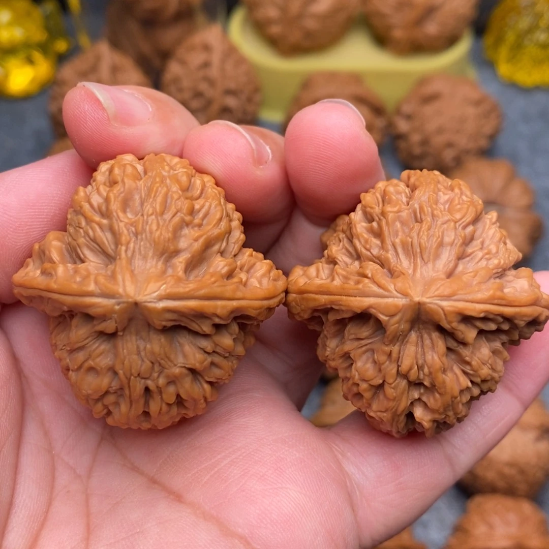 文玩核桃把件39.5全品毕业红皮南疆