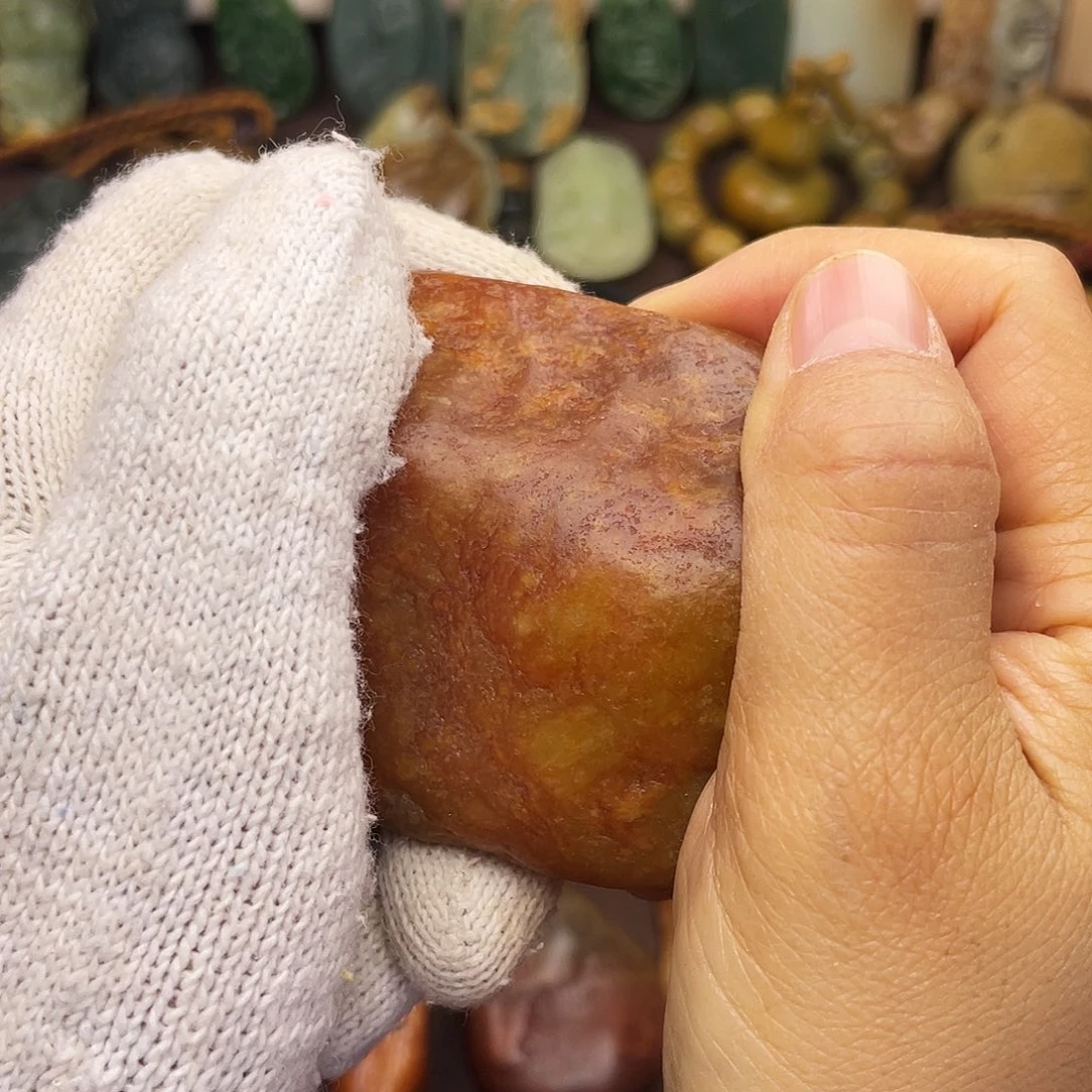 屿***…岫岩河磨玉（透闪石质玉）未镶嵌颈饰