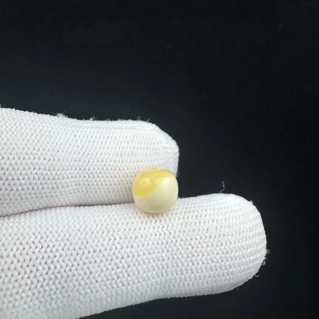 M6429天然原矿蜜蜡 老型8.5*7.7mm支持复检 假一罚十