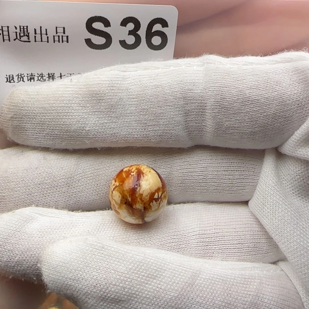 琥珀裸石未镶嵌常****佛琥珀蜜蜡