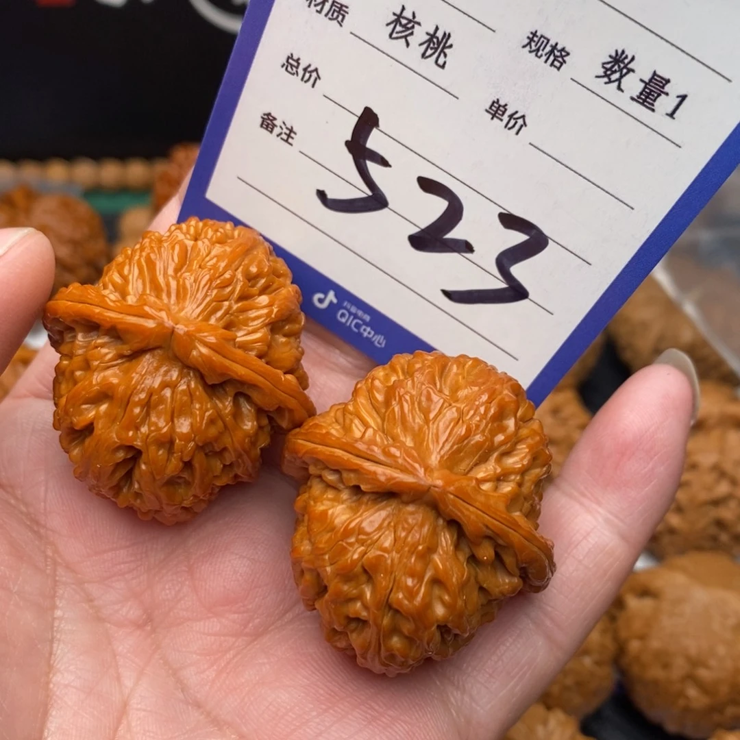 桃核把件白狮子35mo