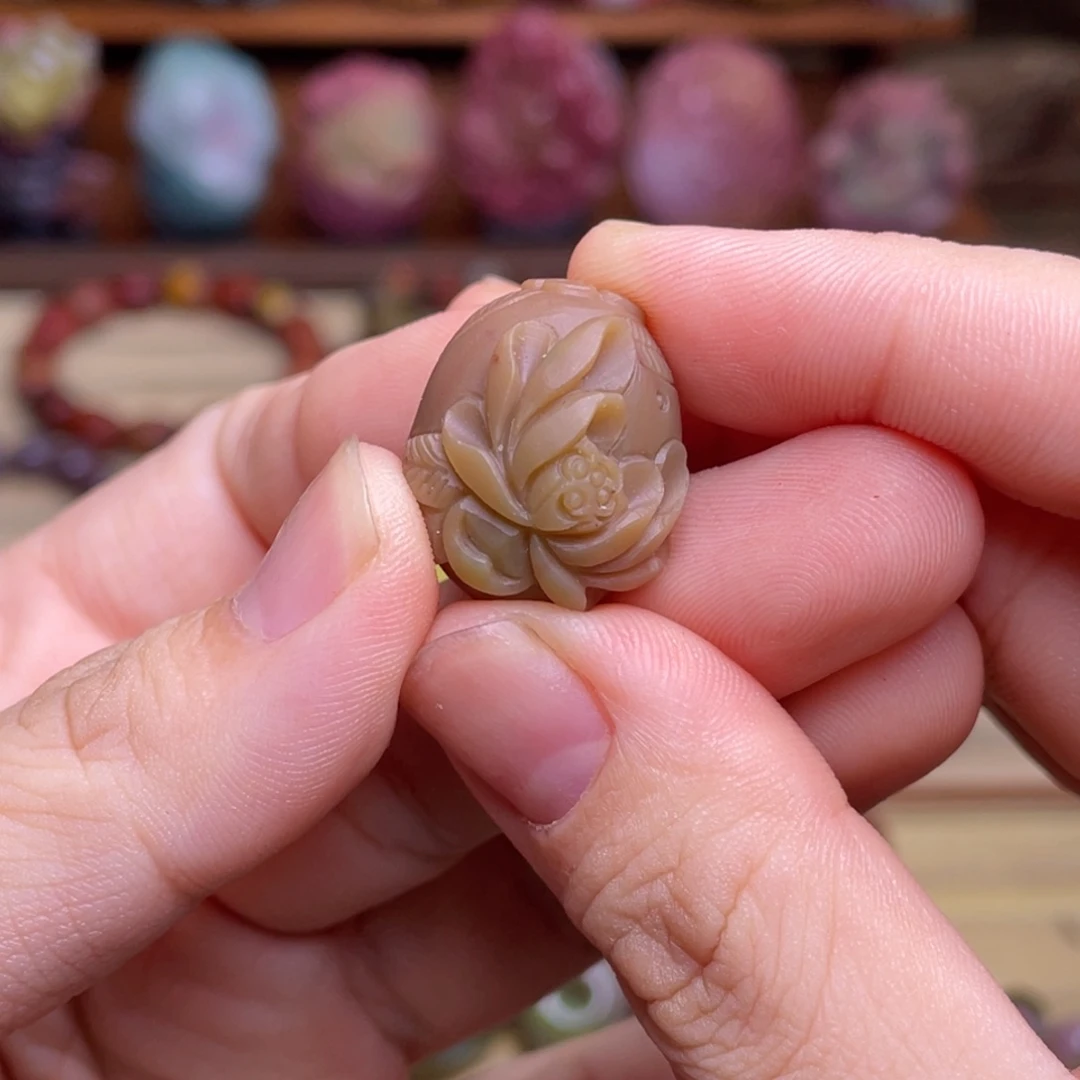 未镶嵌玛瑙/玉髓珠宝半成品盐源玛瑙福利荷花