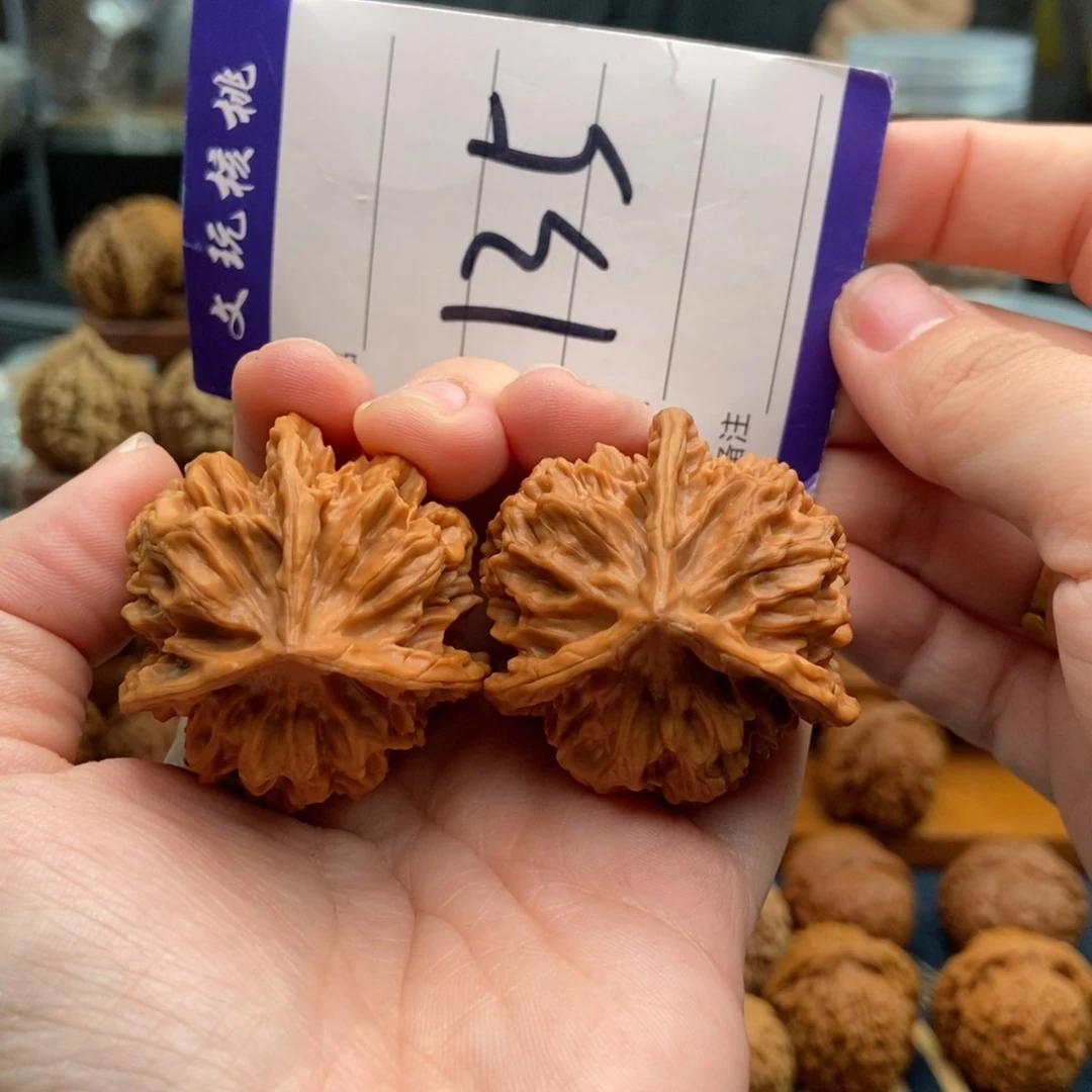 文玩核桃吊坠42三棱