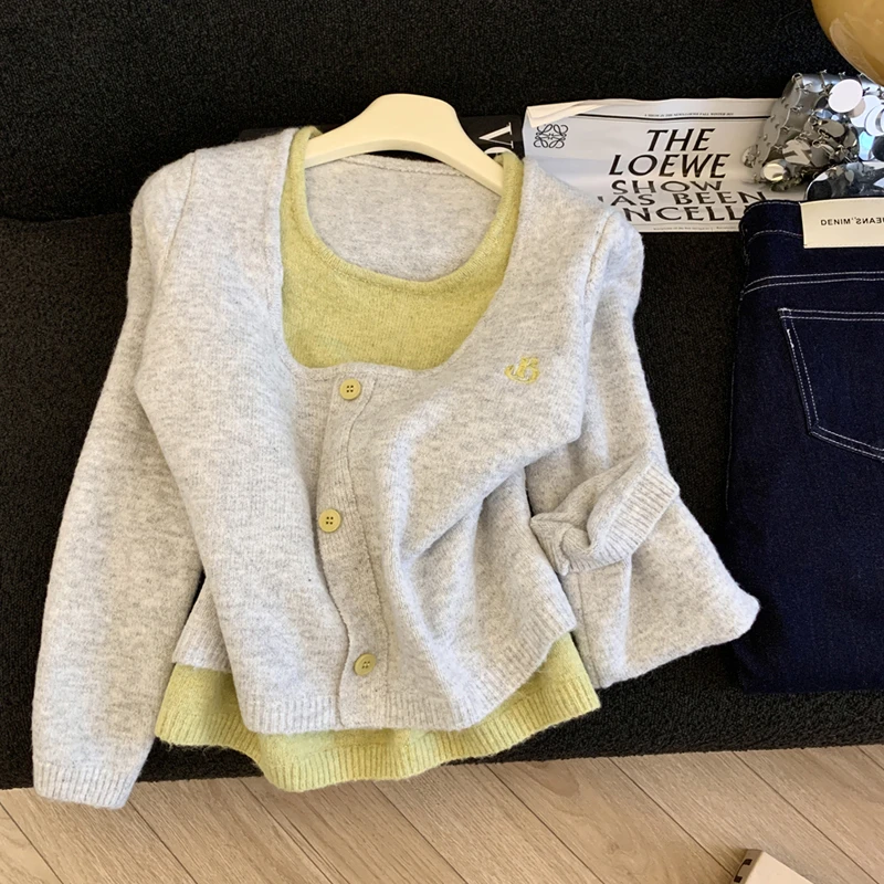 2025新款显瘦修身以为是谁不懂甜美风撞色假两件长袖针织毛衣秋冬