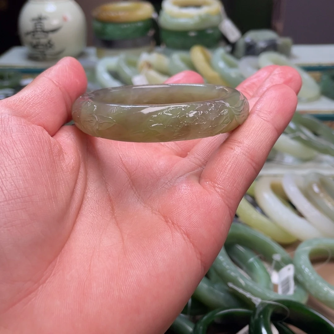 和田玉未镶嵌手镯52.2