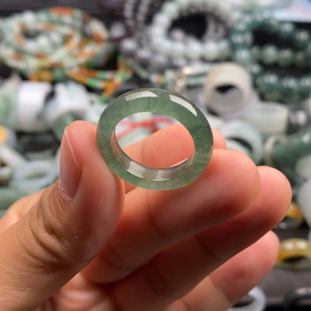 翡翠未镶嵌戒指翡翠4