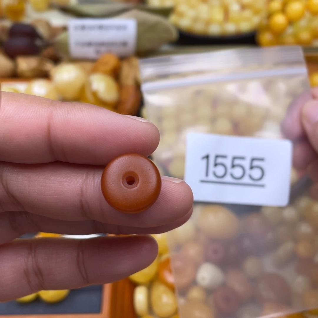 琥珀珠宝奇石未镶嵌我****?