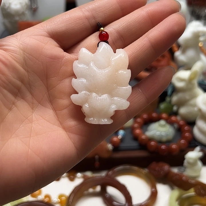 蛇纹石玉吊坠未镶嵌