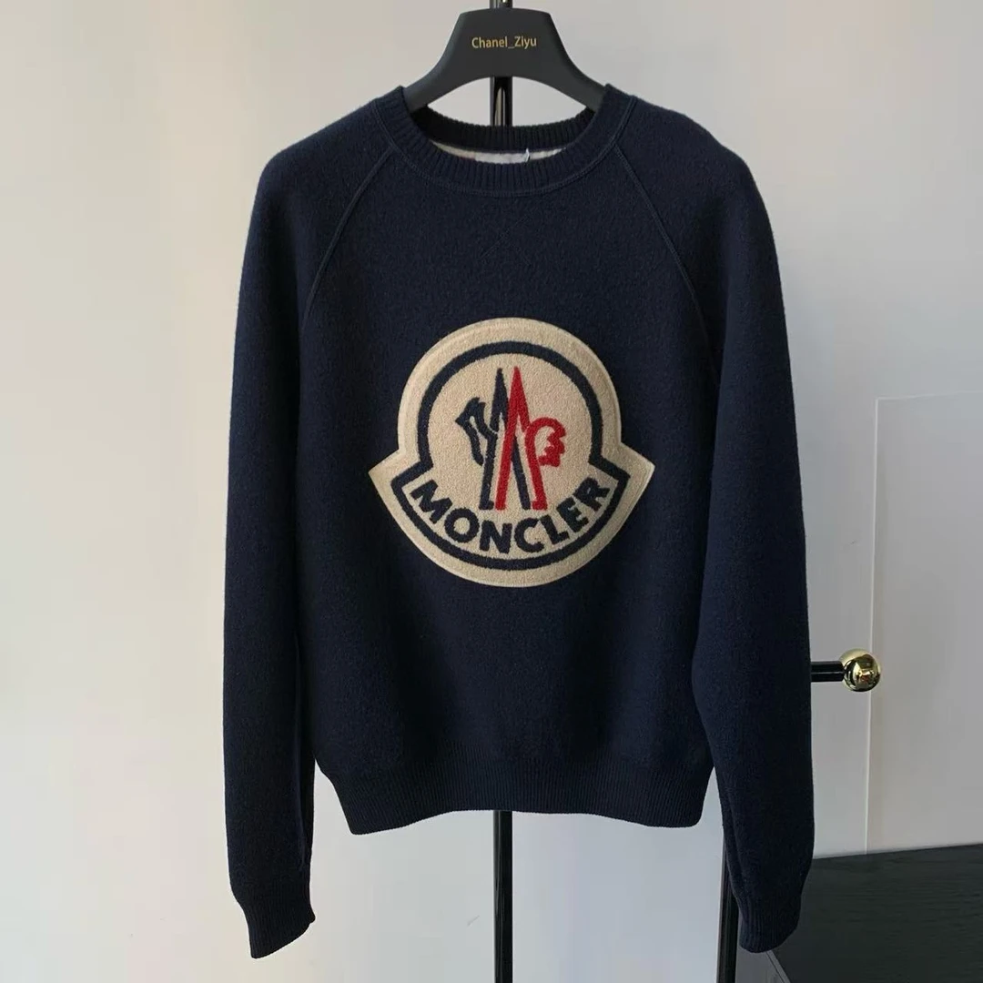 99新 MONCLER 毛绒卫衣XL码