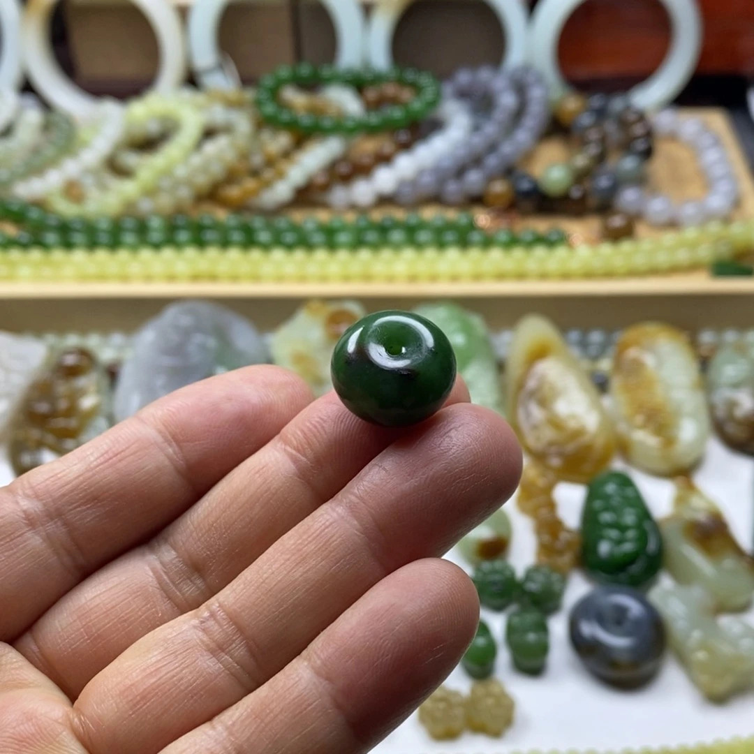 和田玉（糖玉）颈饰未镶嵌