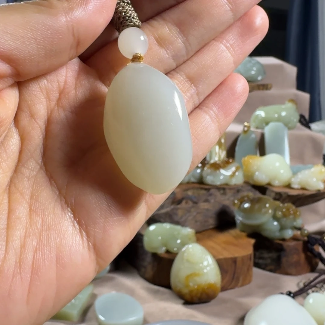 一***天和田玉（糖玉）未镶嵌手链