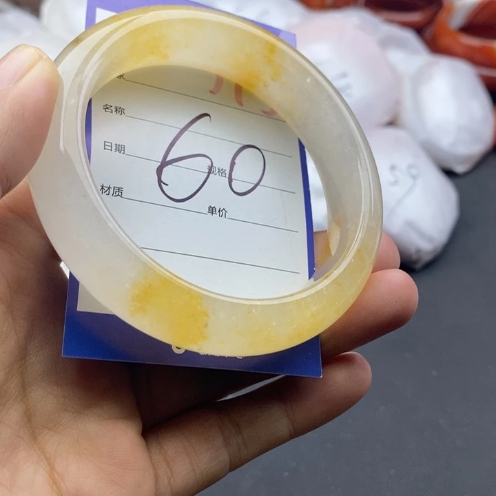 石英质玉未镶嵌手镯