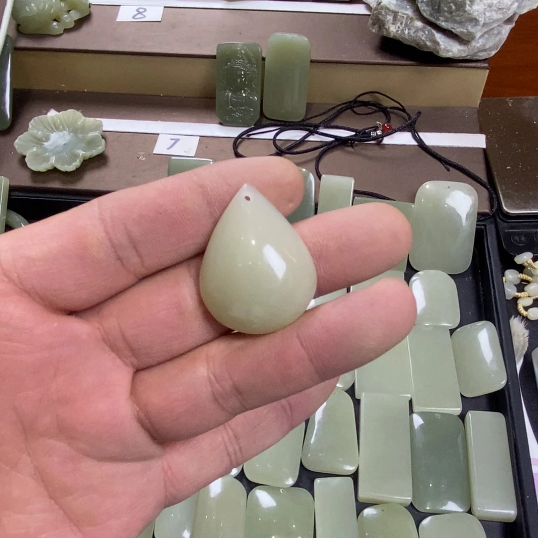 颈饰未镶嵌和田玉本**计04