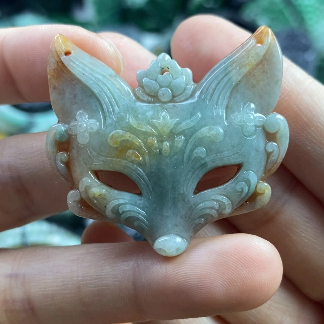 翡翠颈饰未镶嵌吊坠：沧桑