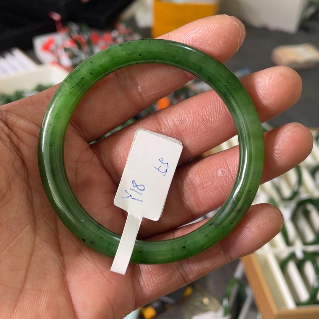 和田玉（碧玉）手镯未镶嵌冷**风