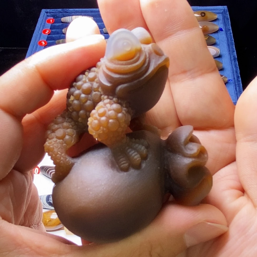 兔***哥未镶嵌颈饰玛瑙/玉髓