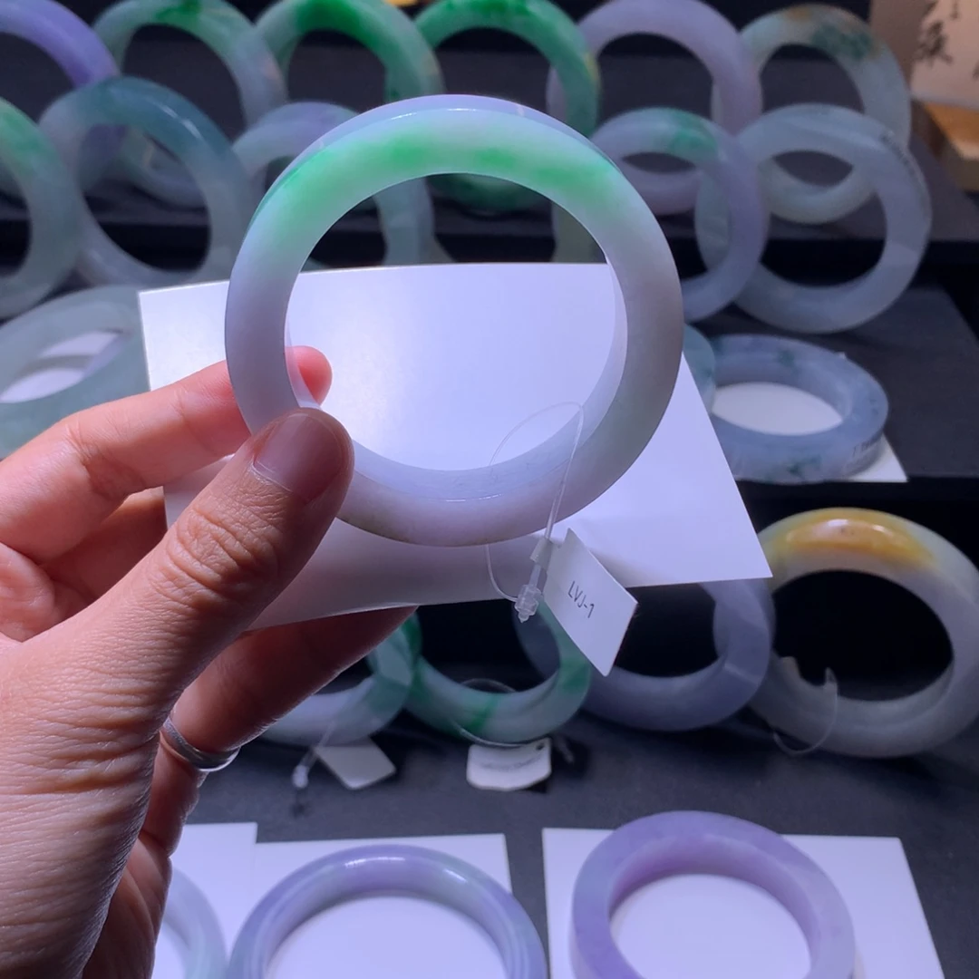 定制翡翠未镶嵌翡翠手镯