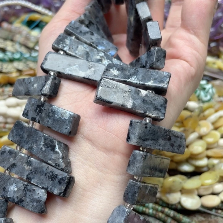 玛瑙/玉髓合金珠宝半成品一条11mm拉长石卡子