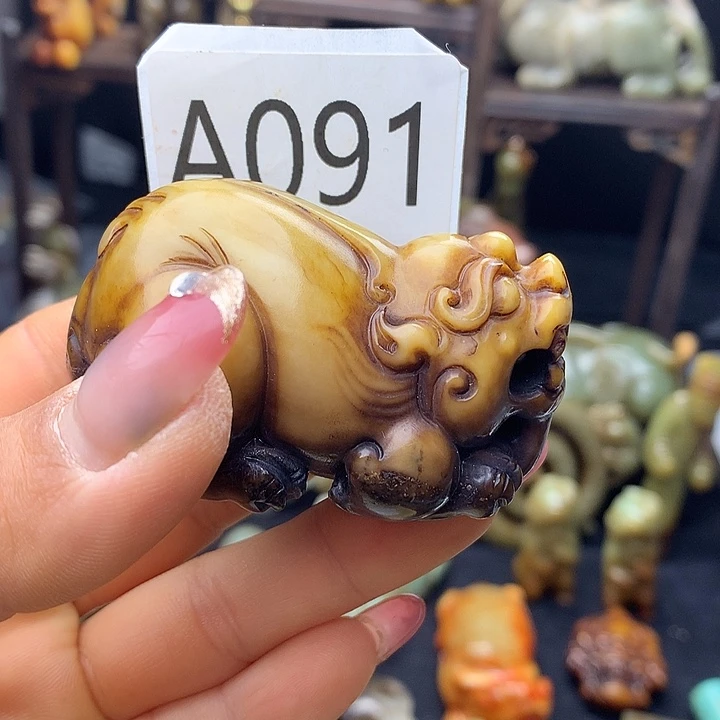 一***一和田玉未镶嵌颈饰