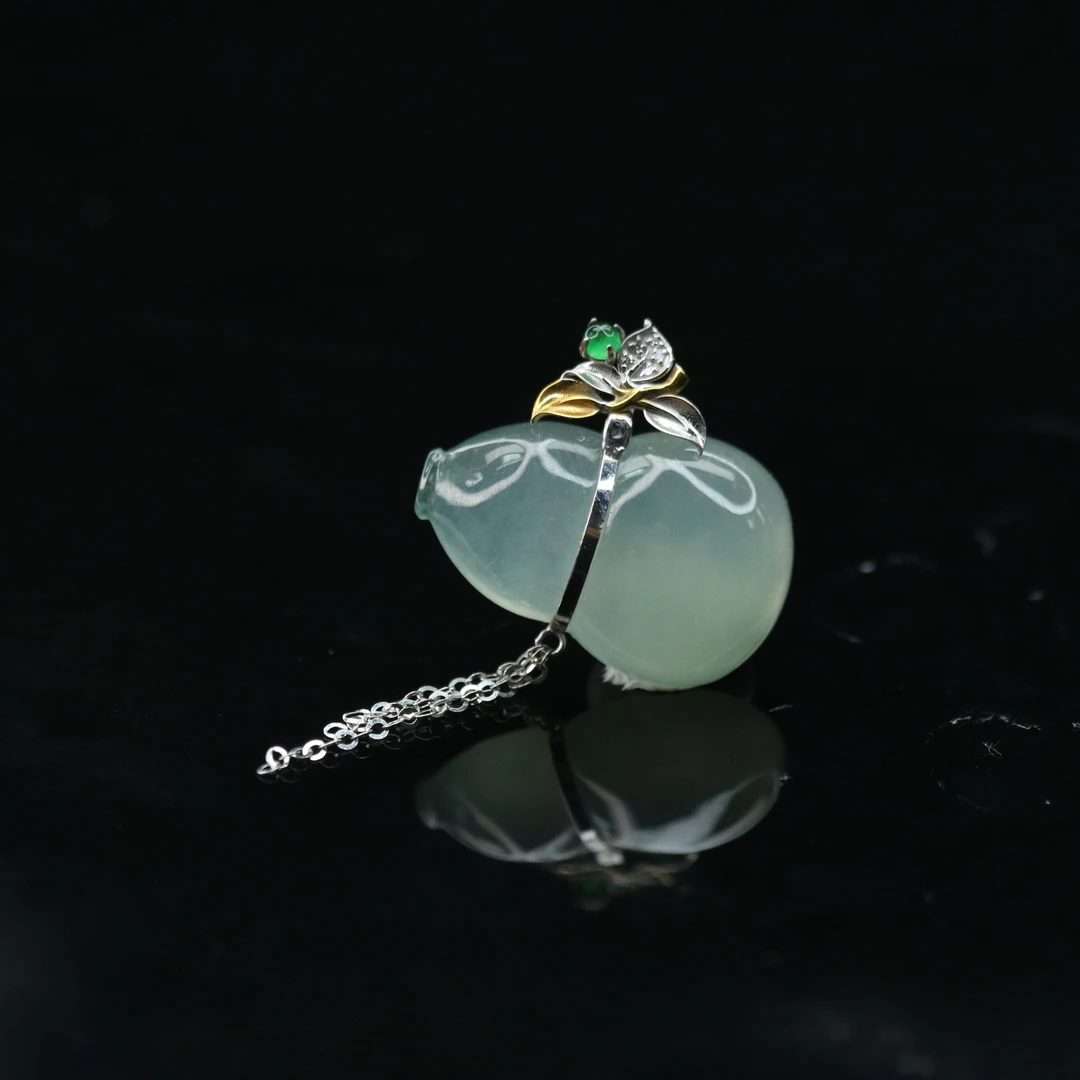 29天然缅甸翡翠A货18k葫芦/401244/北京中保拍卖