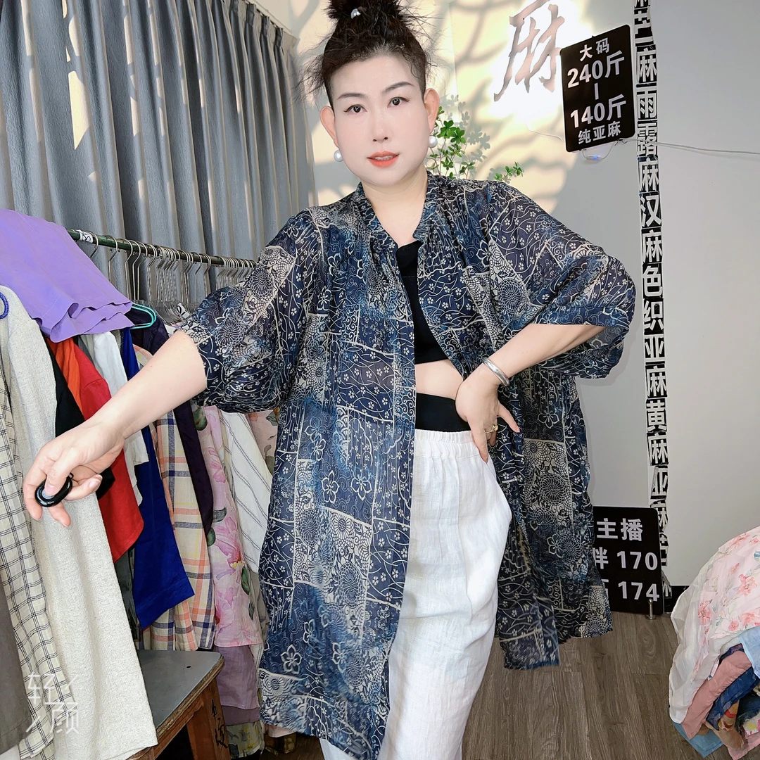 夏季女士复古V领印花短款五分袖下摆不规则衬衫大码