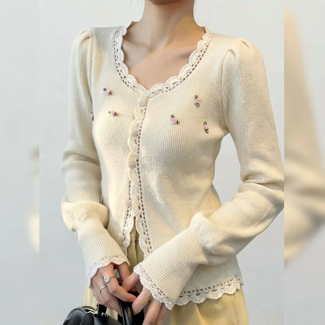 2025冬爆款杏色针织毛衣女气质减龄舒适长袖时尚减龄修身圆领上衣